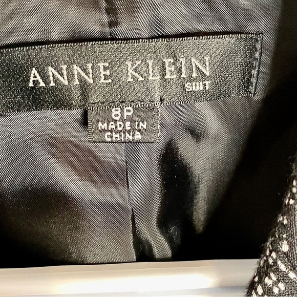 ANN KLEIN Women's Black and White Jacket with Bows at the Front - Picture 11 of 16
